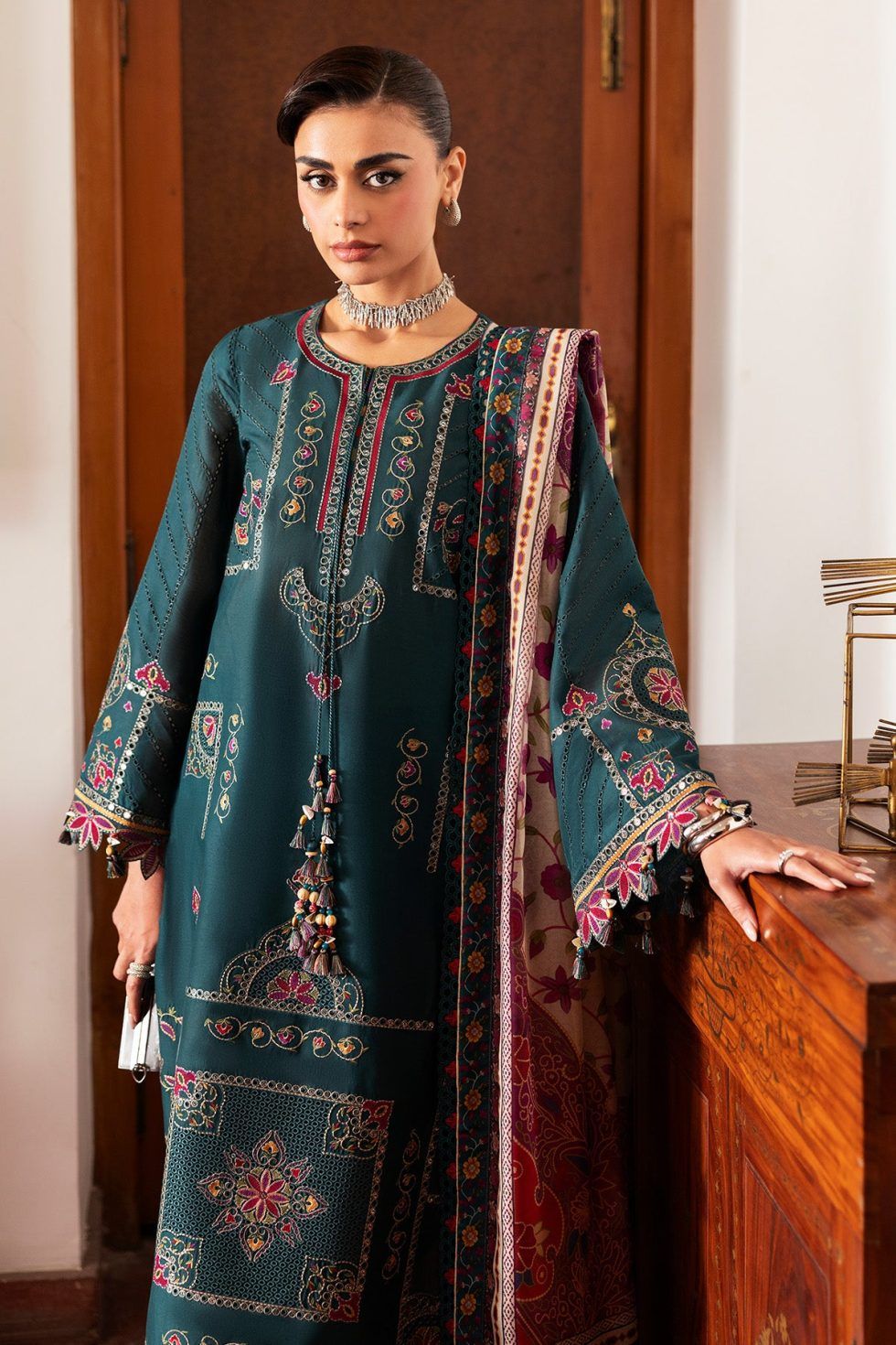Jazmin - Embroidered Luxury Lawn SL26-D10